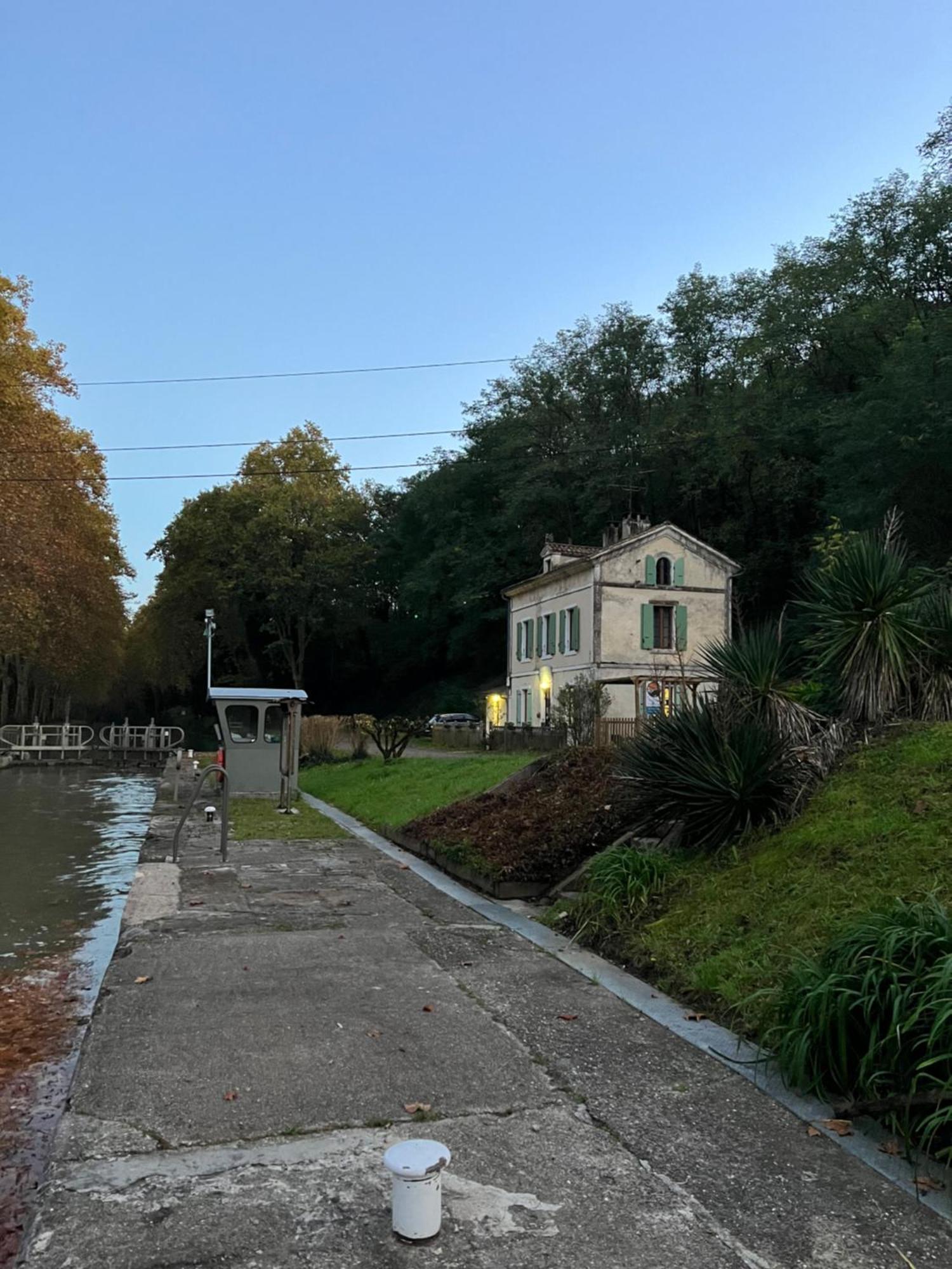 Maison Eclusiere Le Coup De Pompe Meilhan-sur-Garonne Ngoại thất bức ảnh
